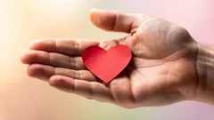 誰かがあなたに確実に恋をしているとわかる、3つのさりげないサイン